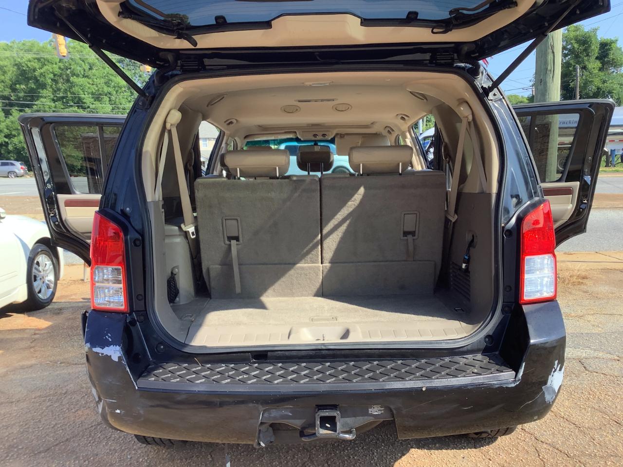 2010 Nissan Pathfinder LE - Photo 8