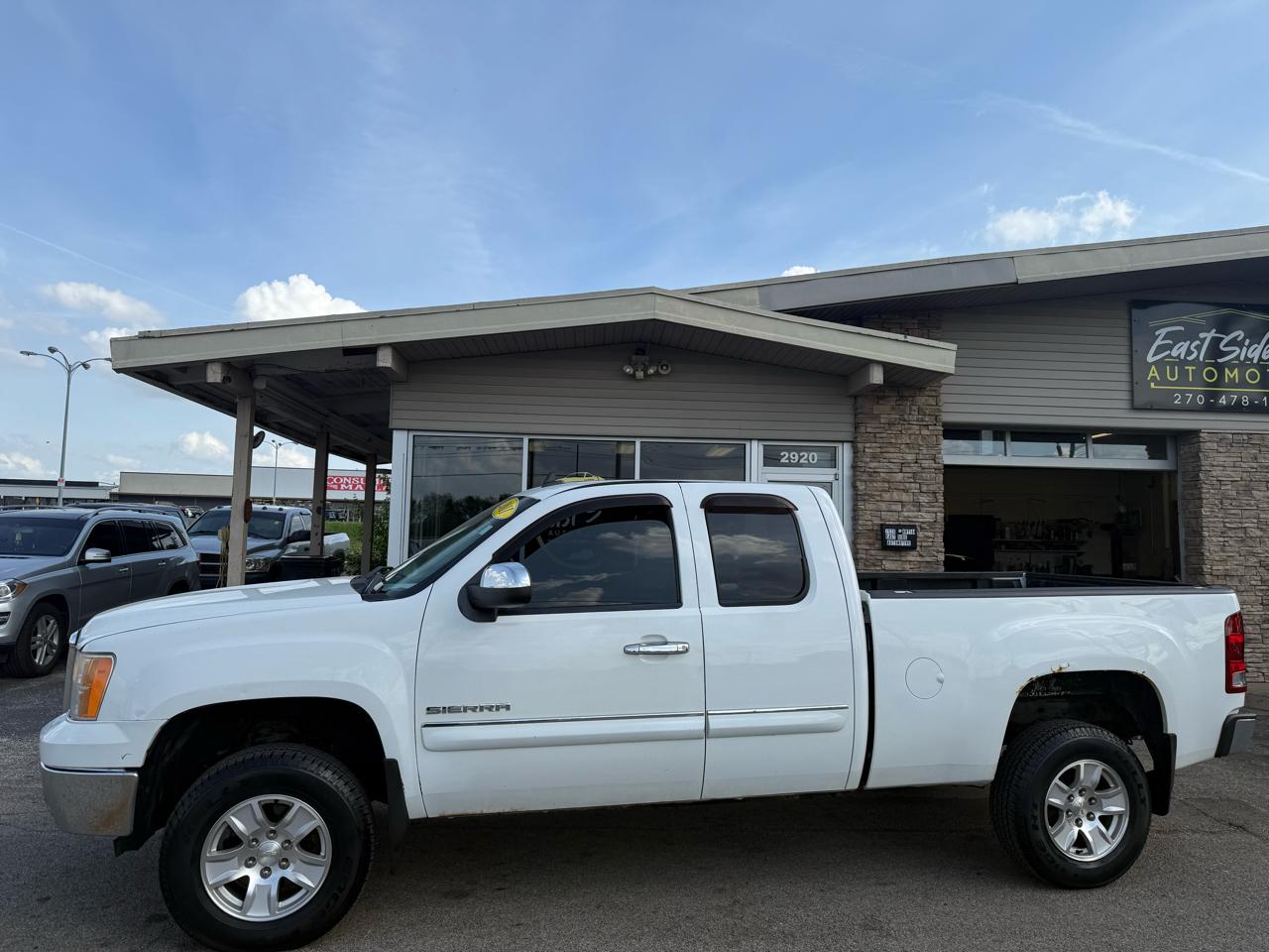 GMC Sierra 1500 SLE Ext. Cab 4WD 2011