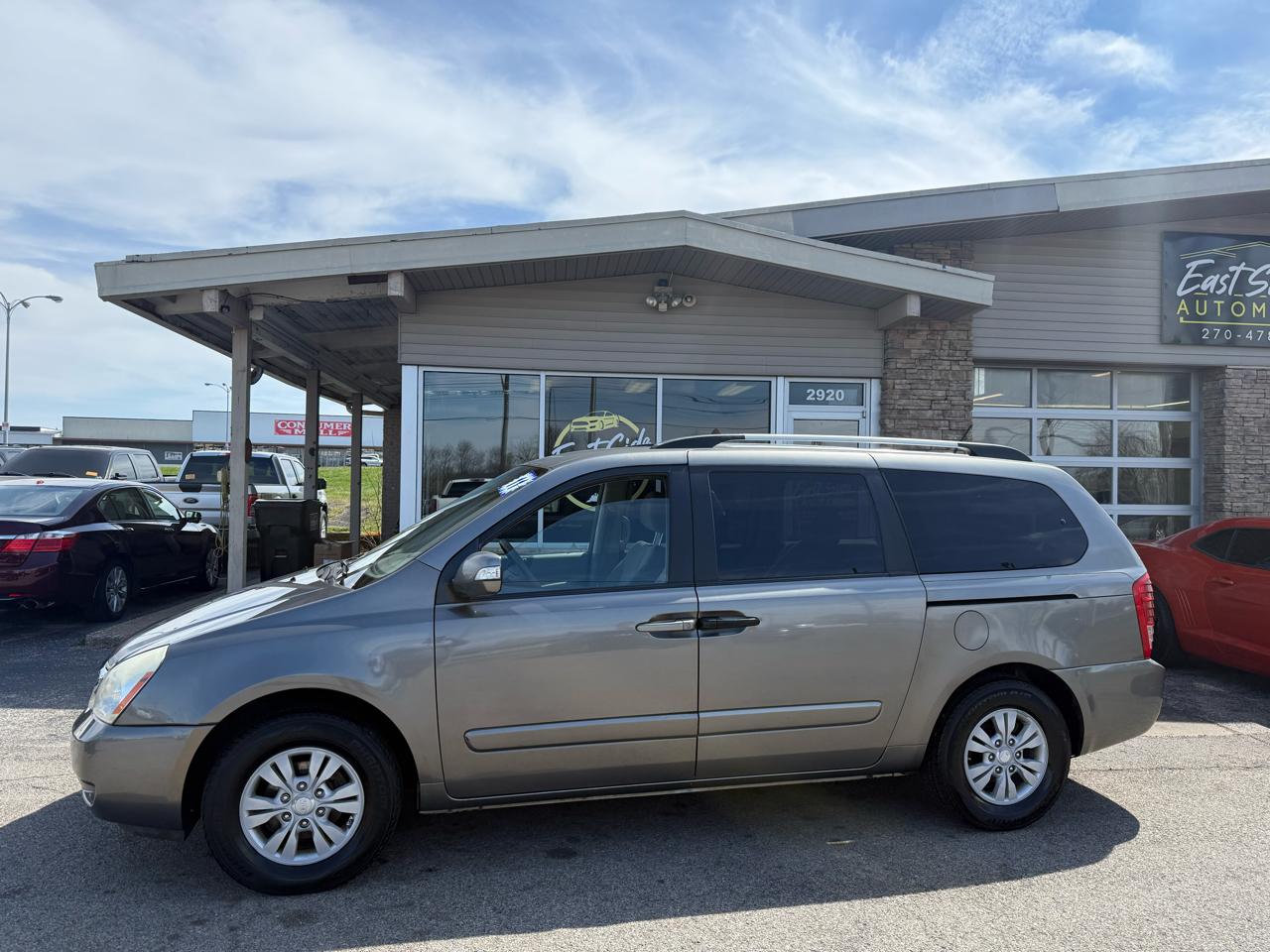 Kia Sedona LX LWB 2011