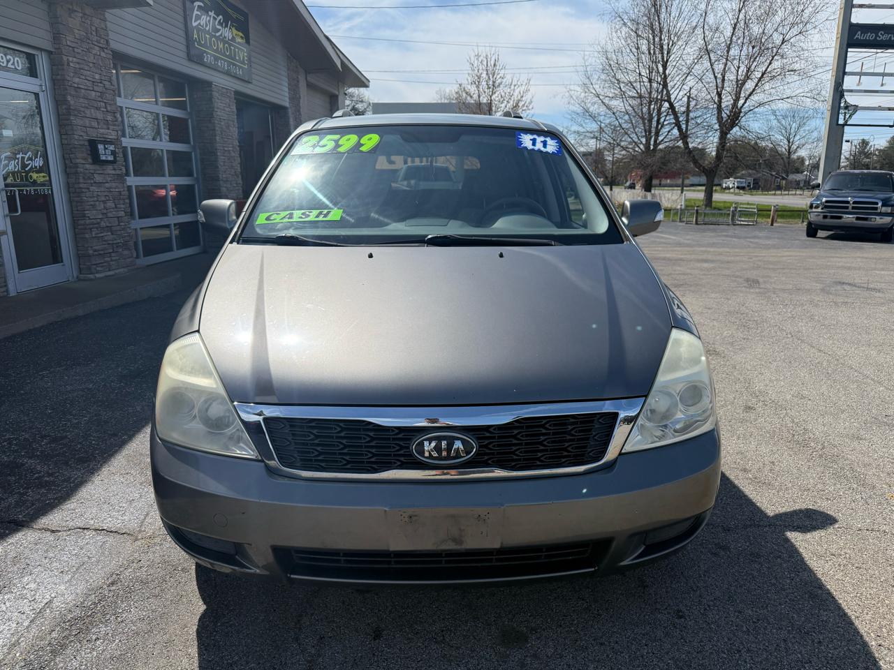 Kia Sedona LX LWB 2011