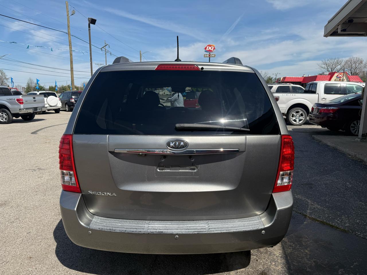 Kia Sedona LX LWB 2011