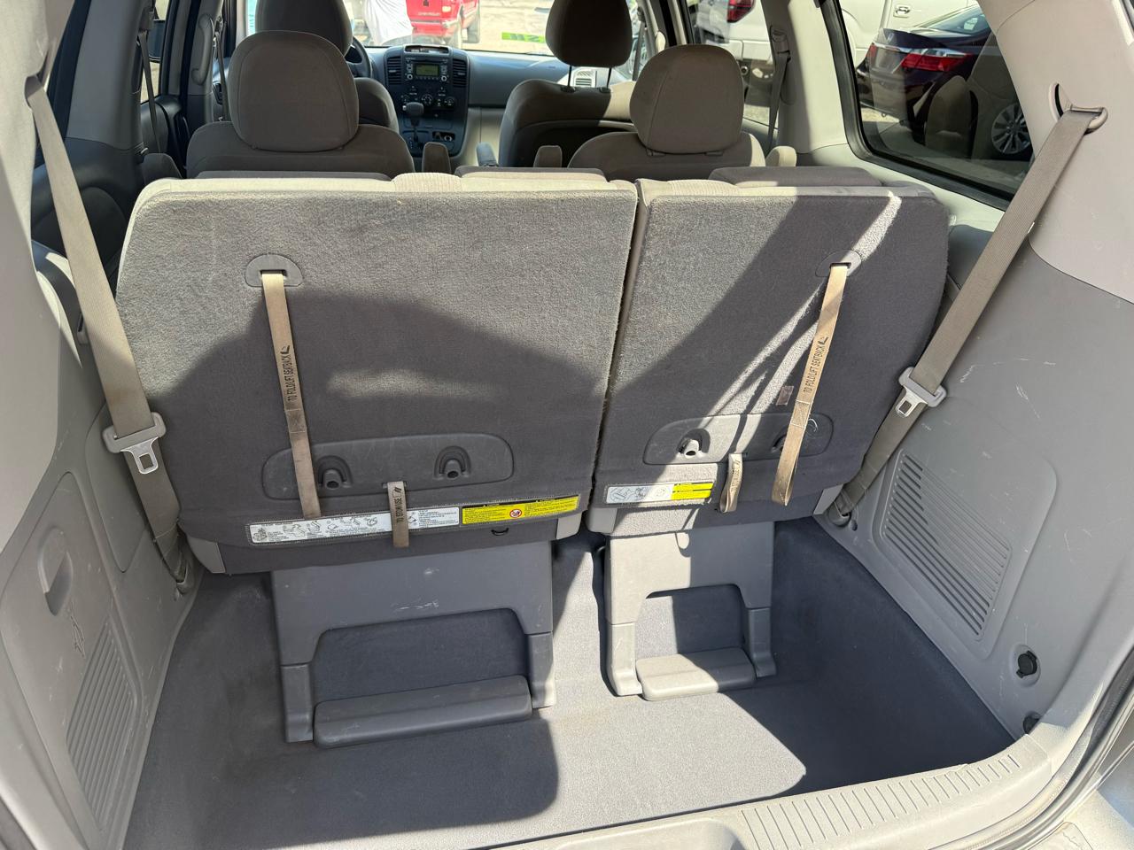 Kia Sedona LX LWB 2011