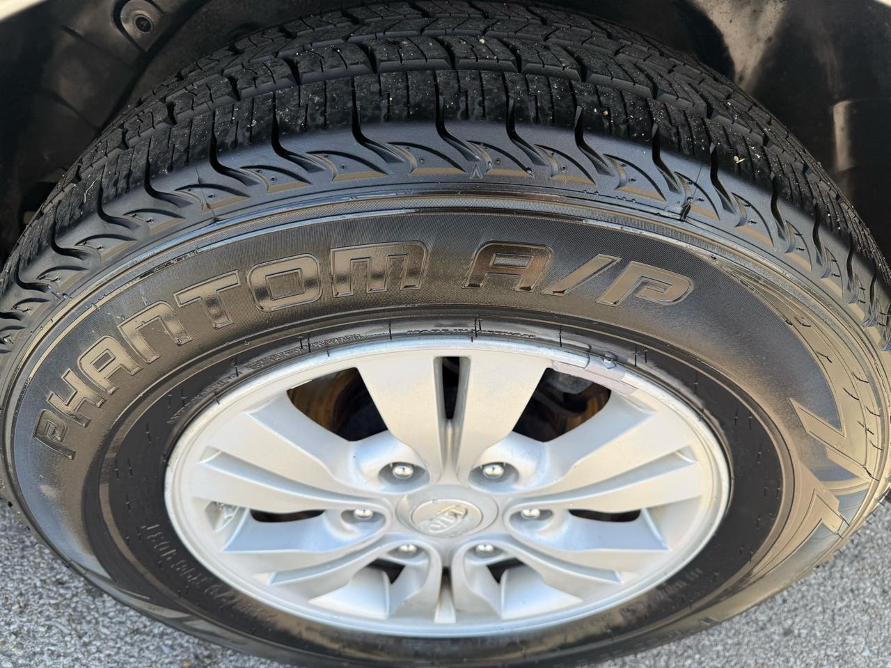 Kia Sedona LX LWB 2011