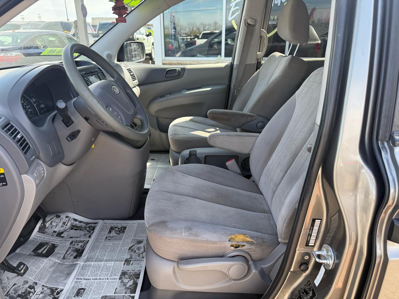 Kia Sedona LX LWB 2011