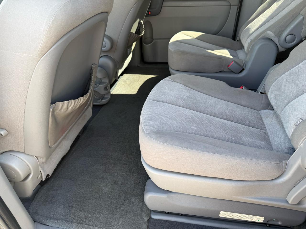 Kia Sedona LX LWB 2011