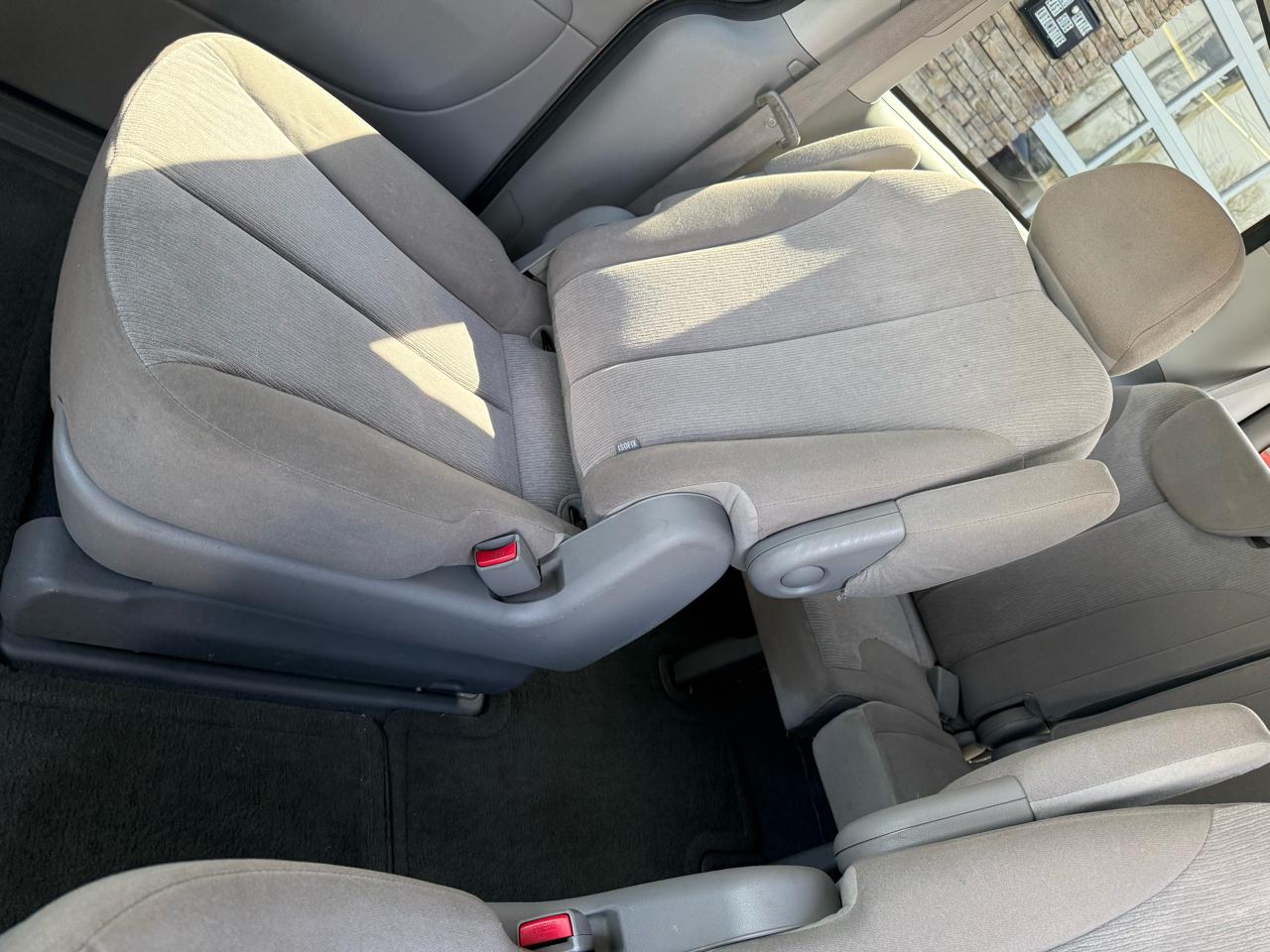 Kia Sedona LX LWB 2011