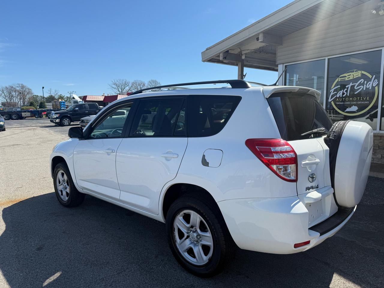 Toyota RAV4 Base I4 4WD 2011