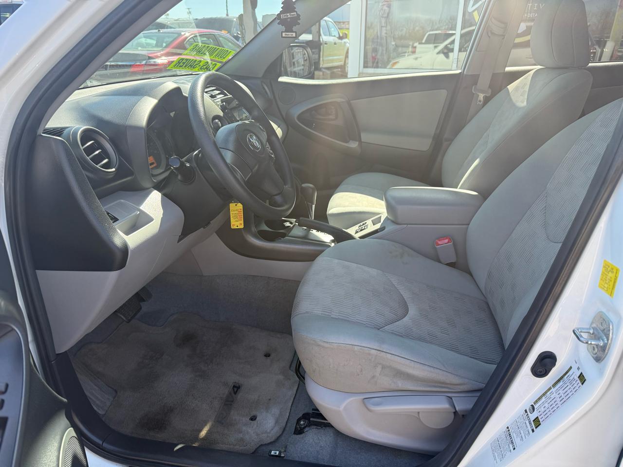 Toyota RAV4 Base I4 4WD 2011