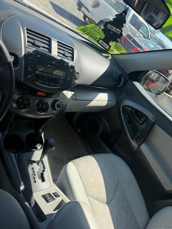 Toyota RAV4 Base I4 4WD 2011