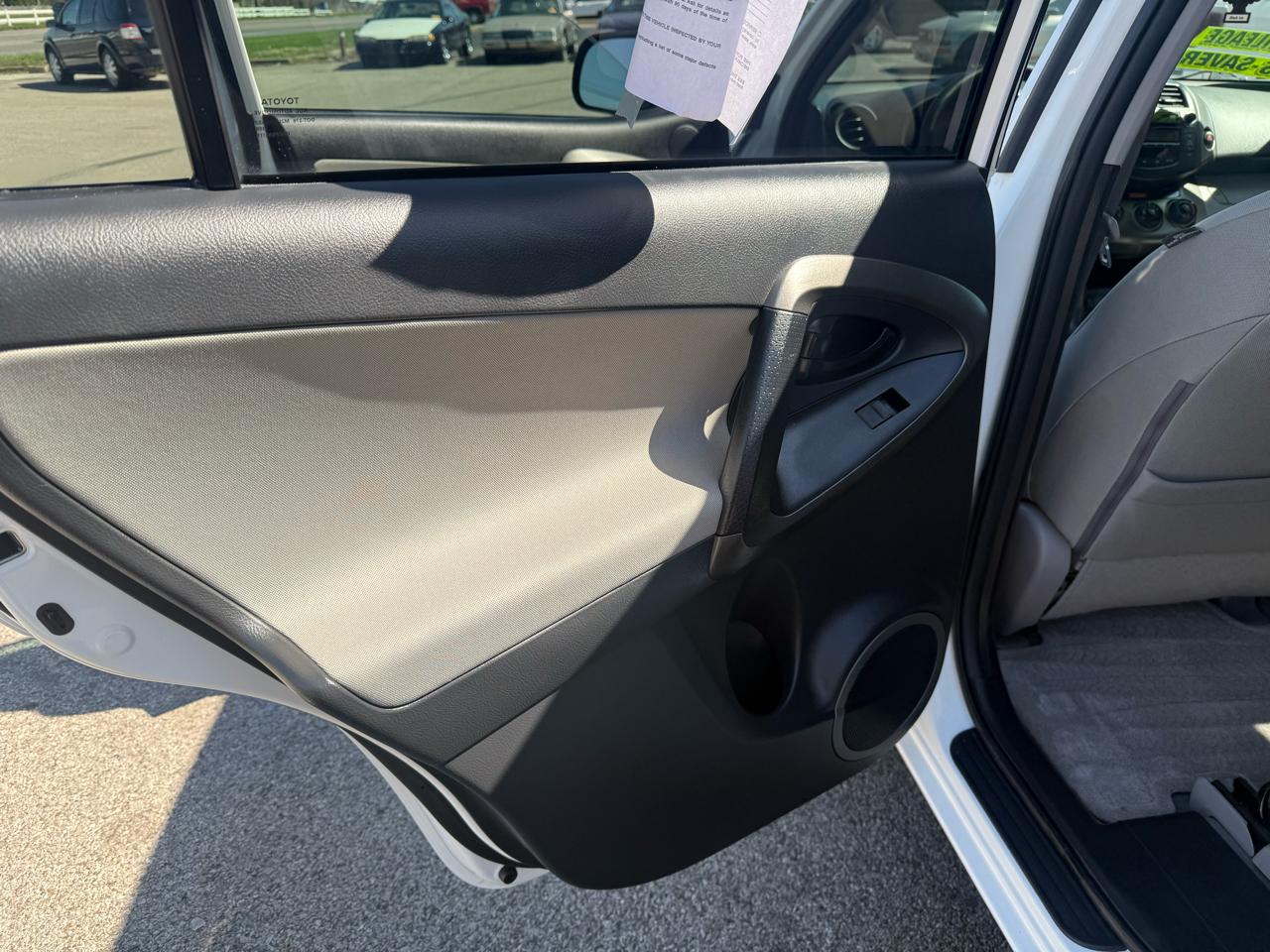 Toyota RAV4 Base I4 4WD 2011