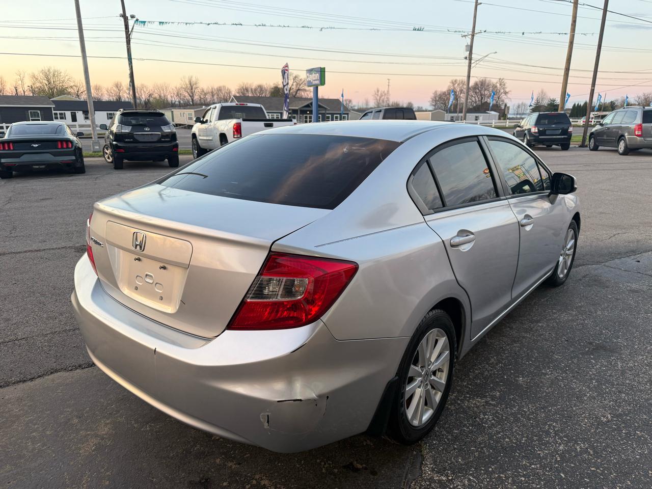 Honda Civic EX-L Sedan 5-Speed AT 2012