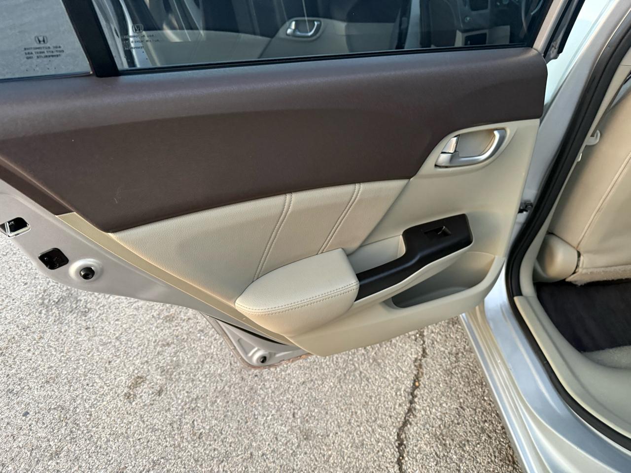 Honda Civic EX-L Sedan 5-Speed AT 2012