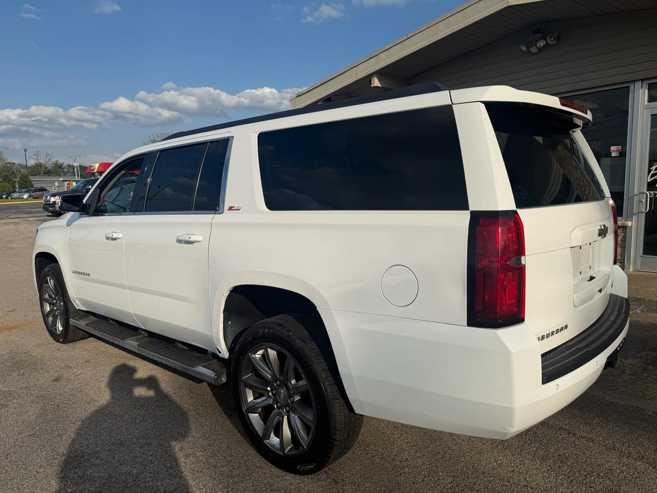 Chevrolet Suburban LT 1500 4WD 2015