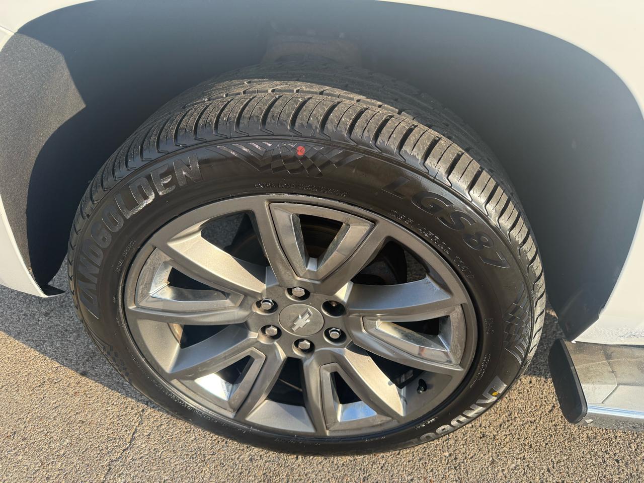 Chevrolet Suburban LT 1500 4WD 2015