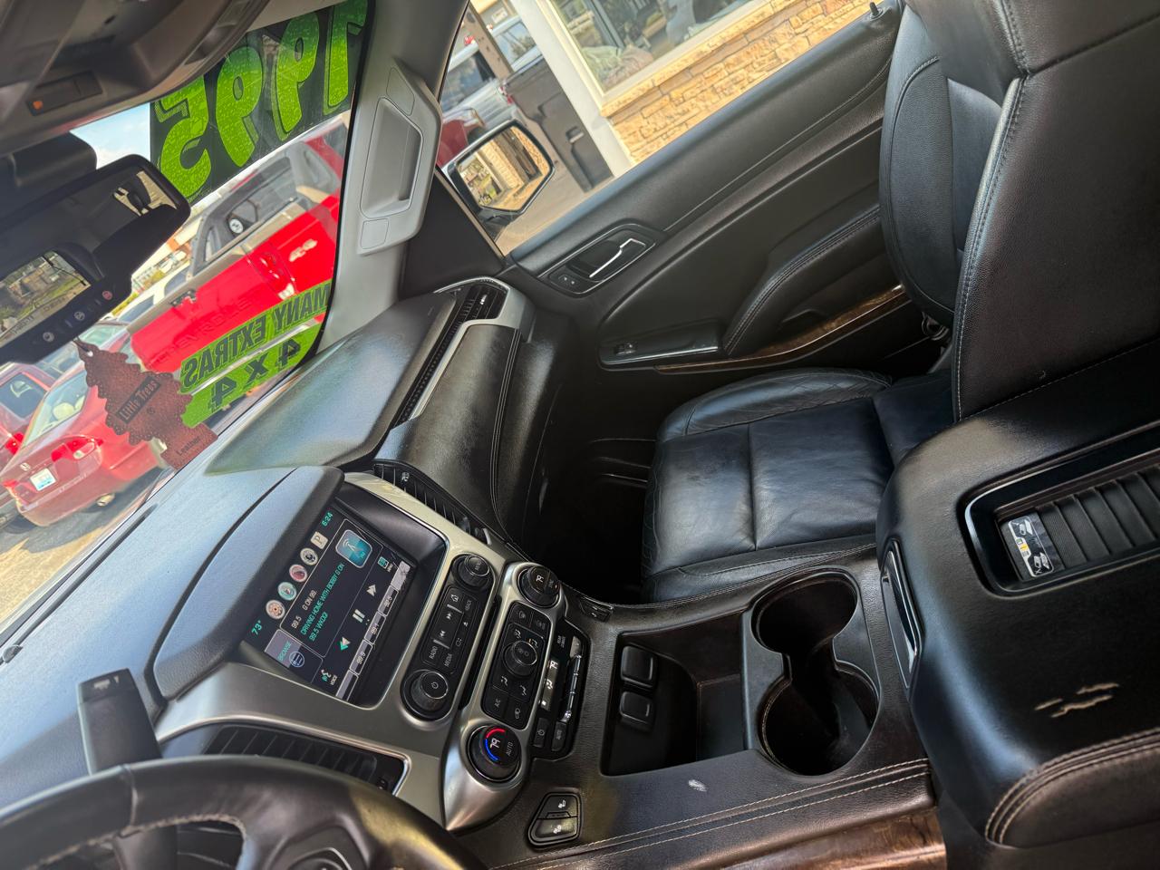 Chevrolet Suburban LT 1500 4WD 2015