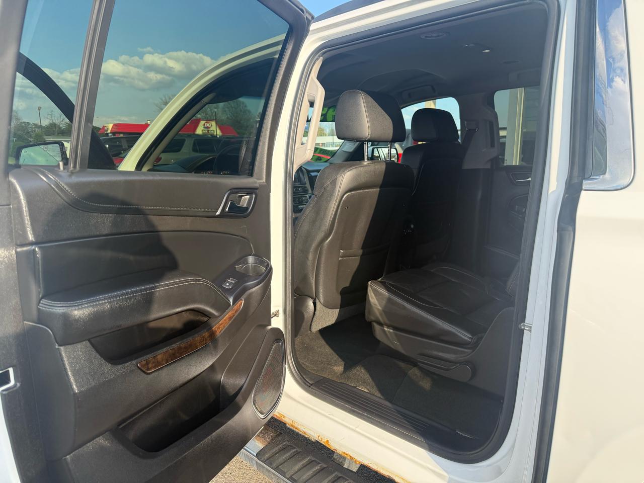 Chevrolet Suburban LT 1500 4WD 2015