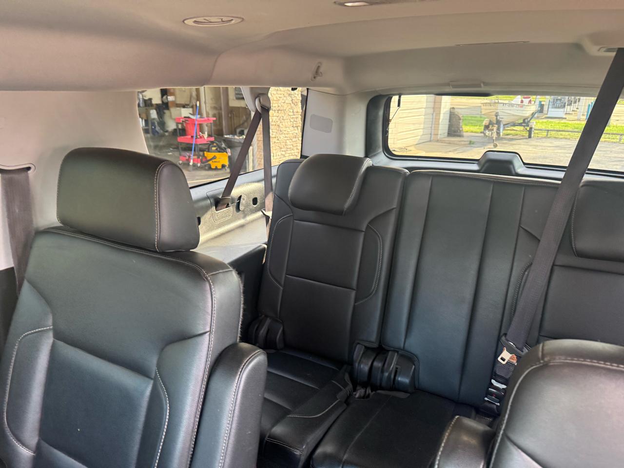 Chevrolet Suburban LT 1500 4WD 2015