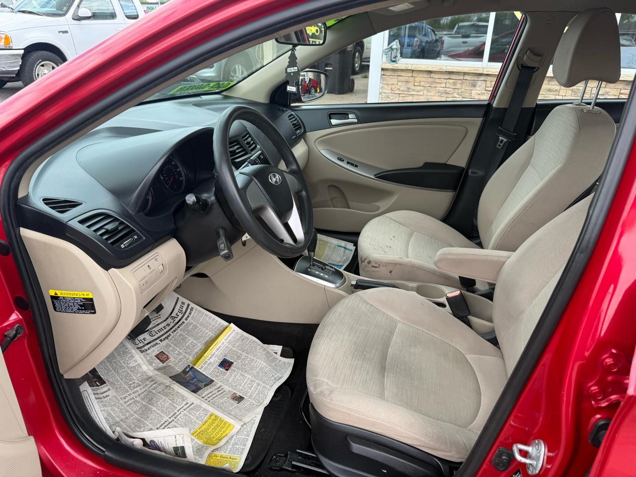 Hyundai Accent SE 4-Door 6A 2016