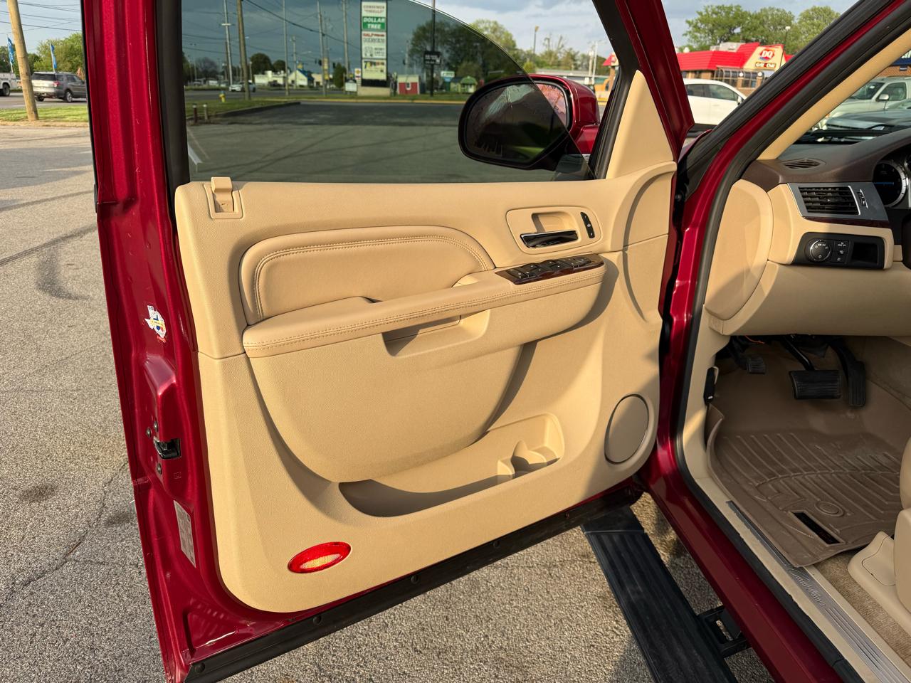 Cadillac Escalade ESV AWD Premium 2011