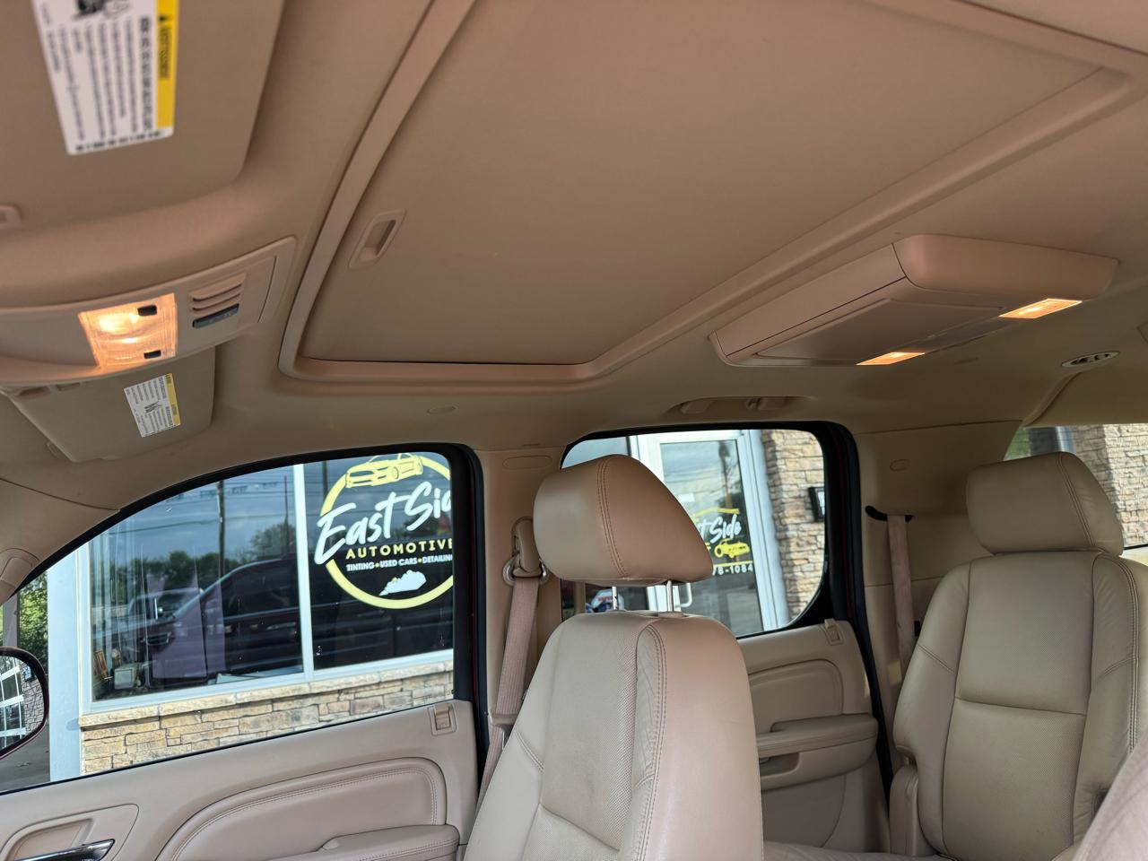 Cadillac Escalade ESV AWD Premium 2011