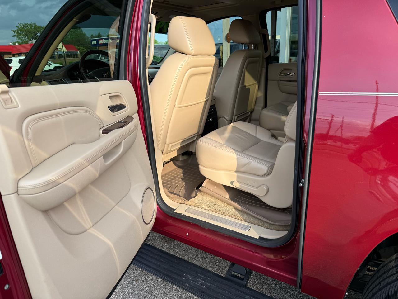 Cadillac Escalade ESV AWD Premium 2011