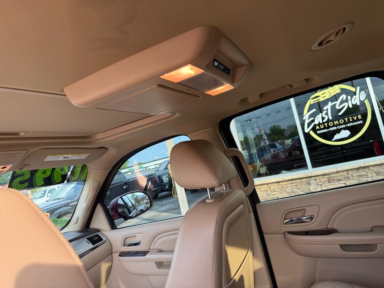 Cadillac Escalade ESV AWD Premium 2011