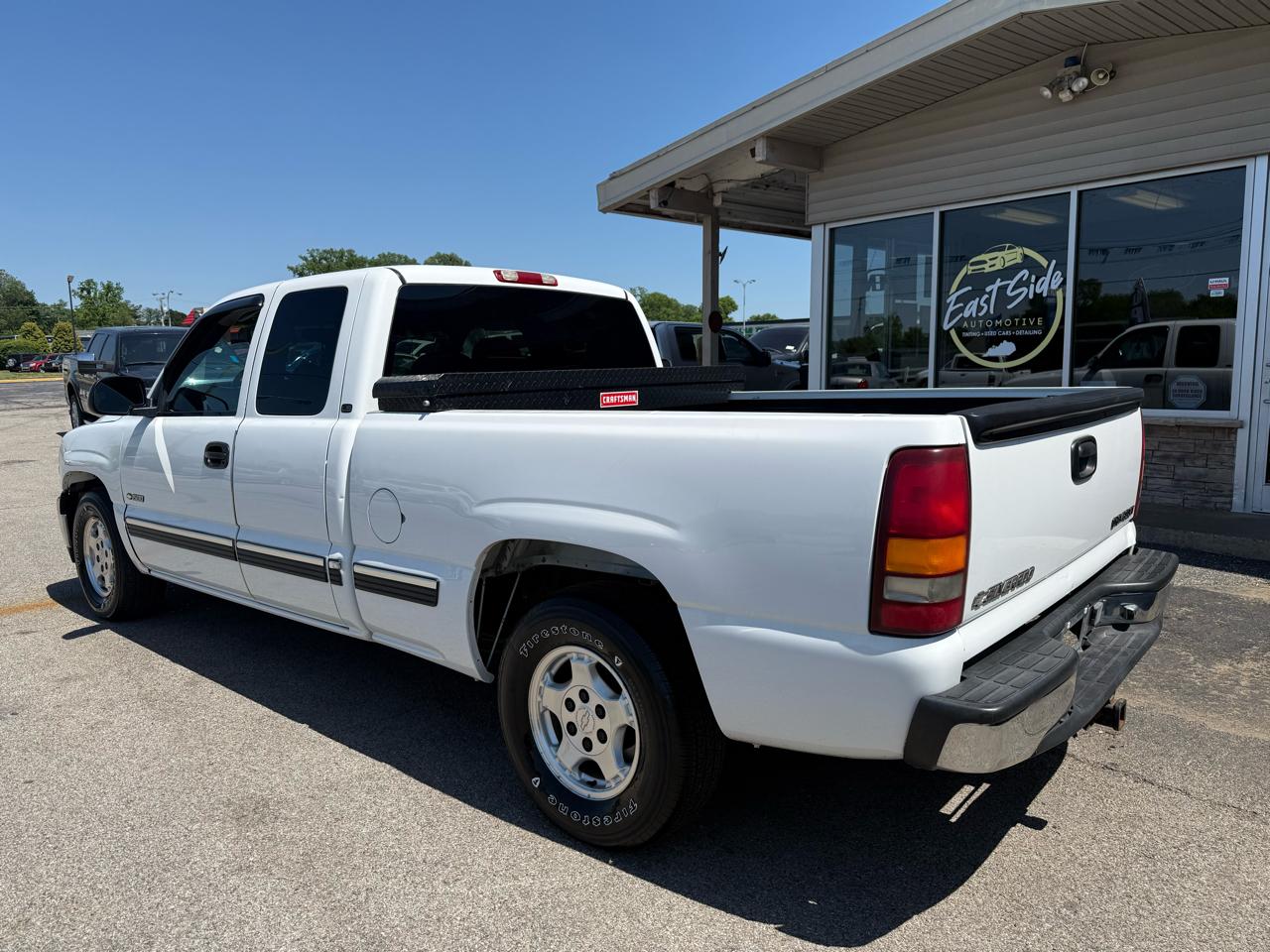 Chevrolet Silverado 1500 Short Bed 2WD 2001
