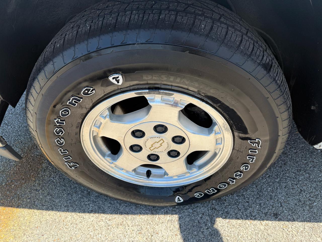 Chevrolet Silverado 1500 Short Bed 2WD 2001