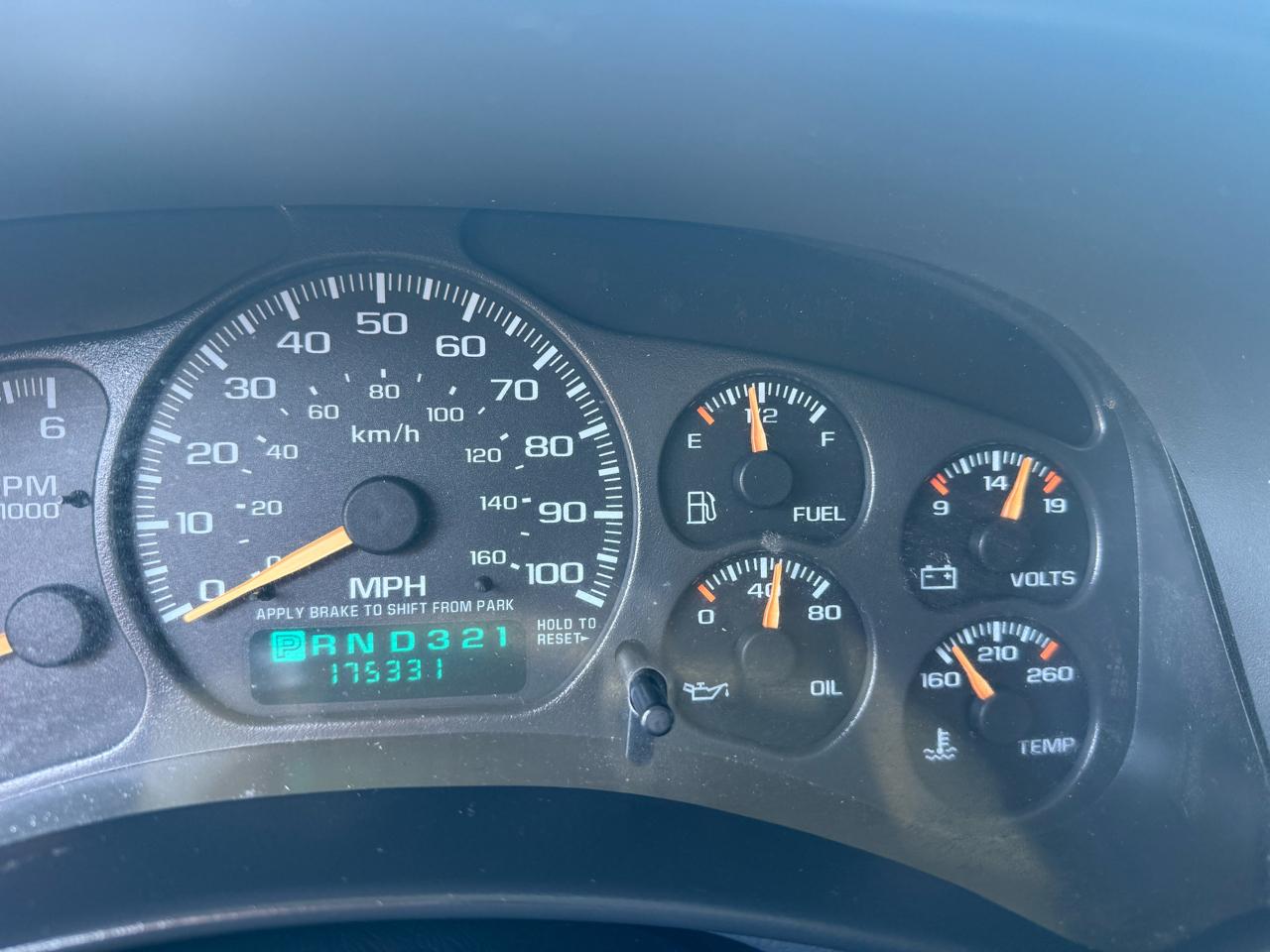 Chevrolet Silverado 1500 Short Bed 2WD 2001