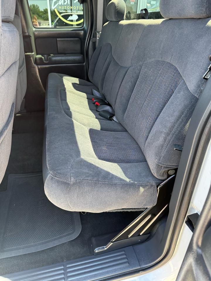 Chevrolet Silverado 1500 Short Bed 2WD 2001