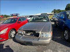 2004 Ford Crown Victoria 