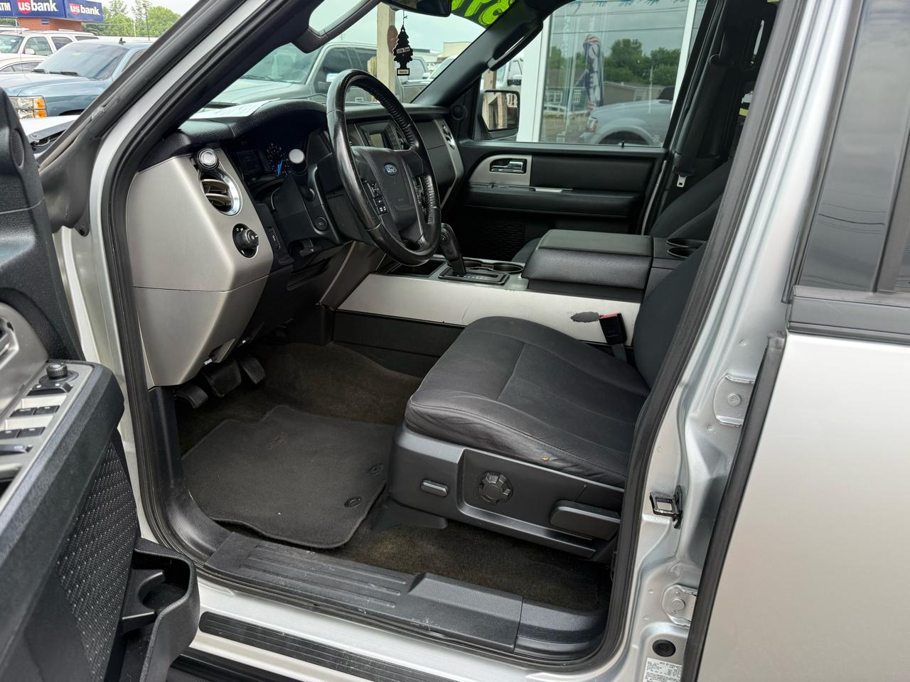 Ford Expedition EL XLT 4WD 2016