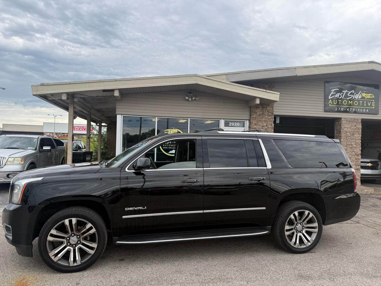 GMC Yukon XL Denali 4WD 2017