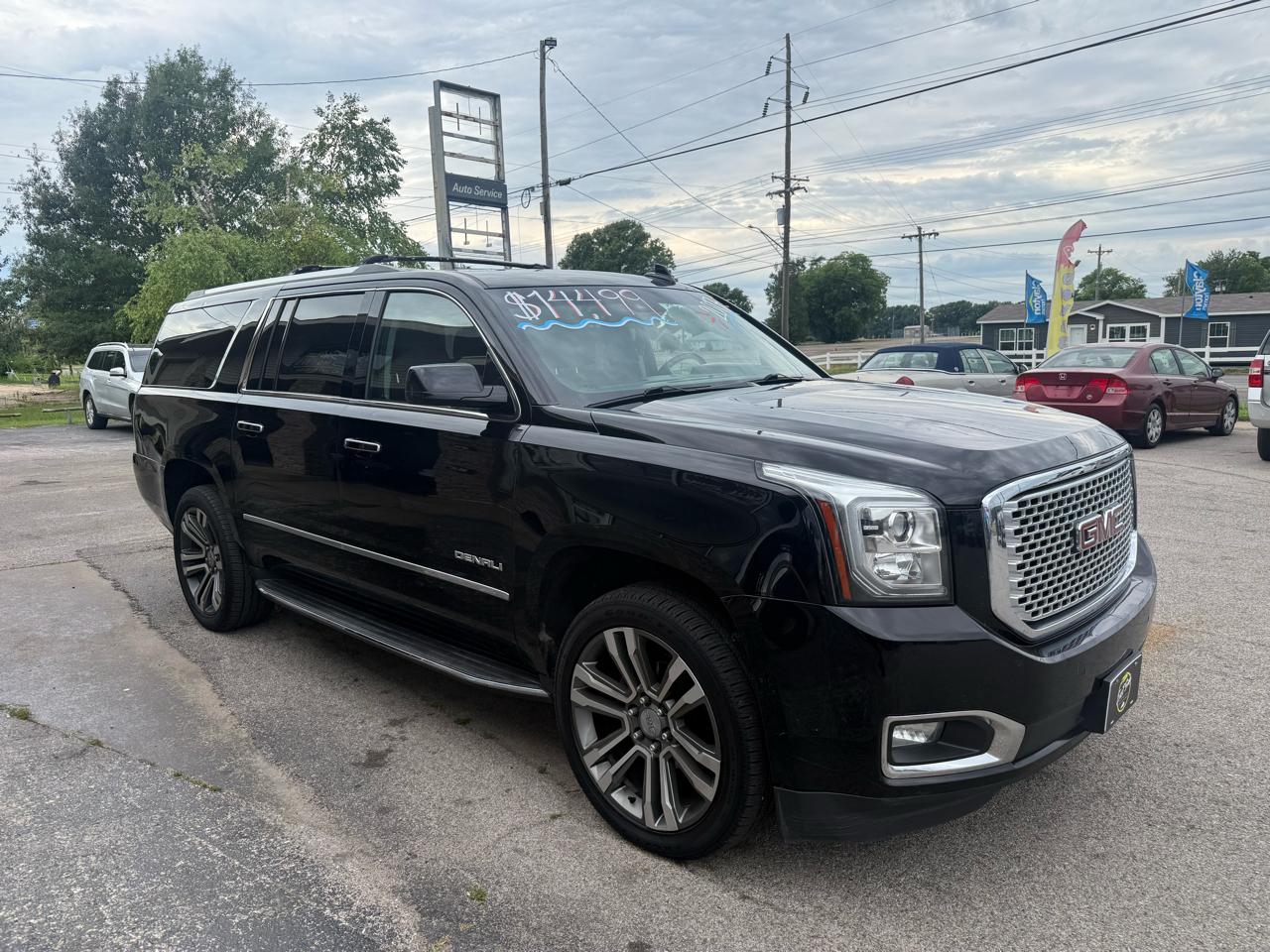 GMC Yukon XL Denali 4WD 2017