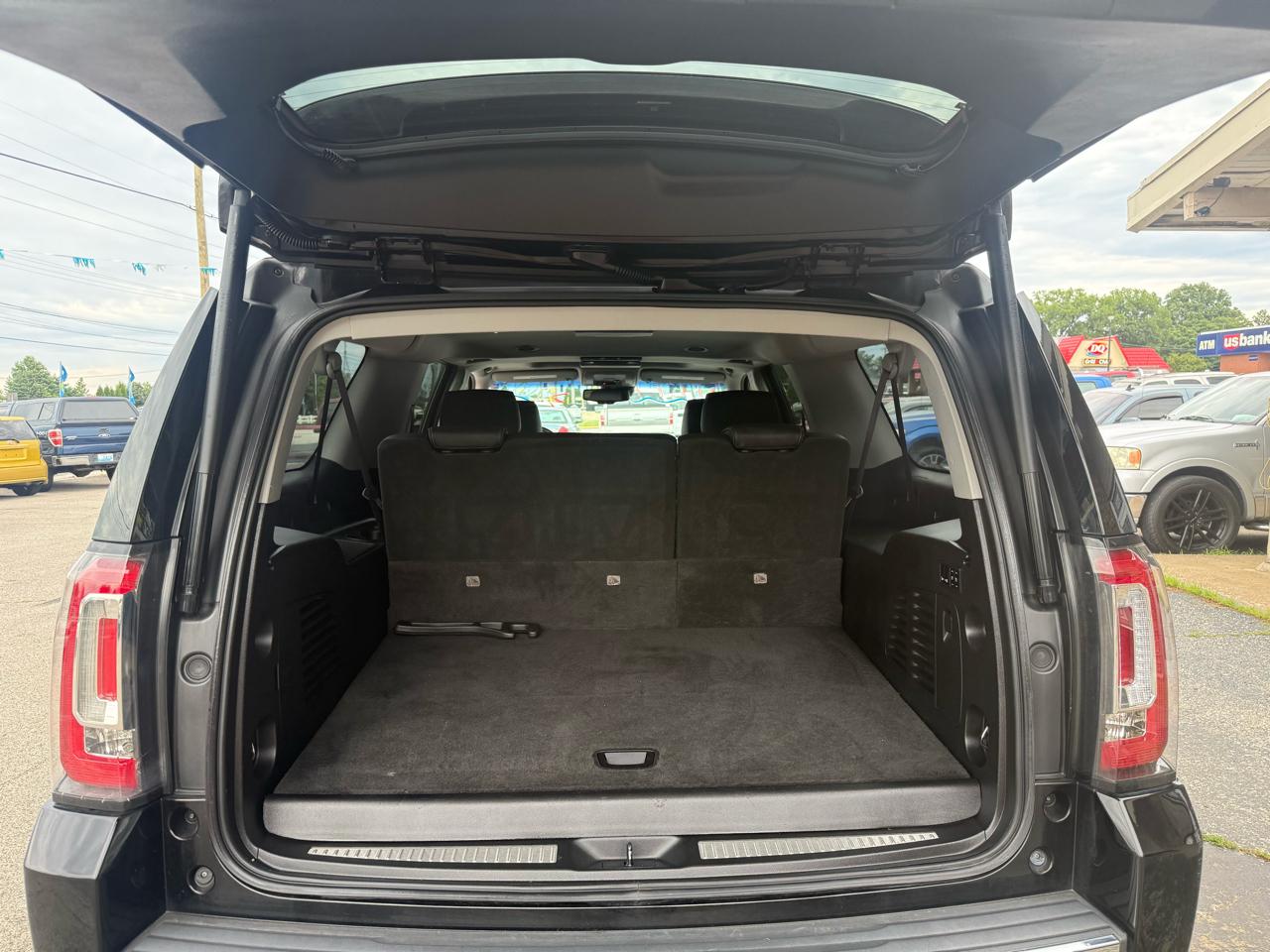 GMC Yukon XL Denali 4WD 2017