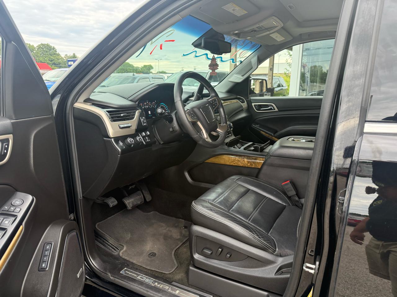 GMC Yukon XL Denali 4WD 2017
