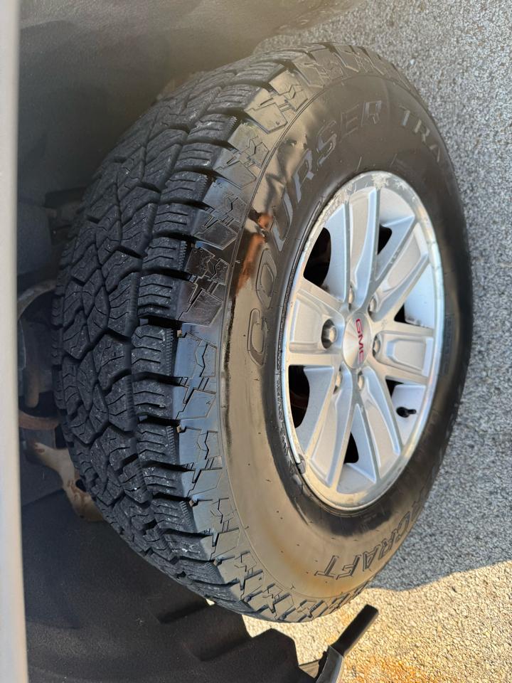 GMC Sierra 1500 4WD Crew Cab 143.5" SLT 2014