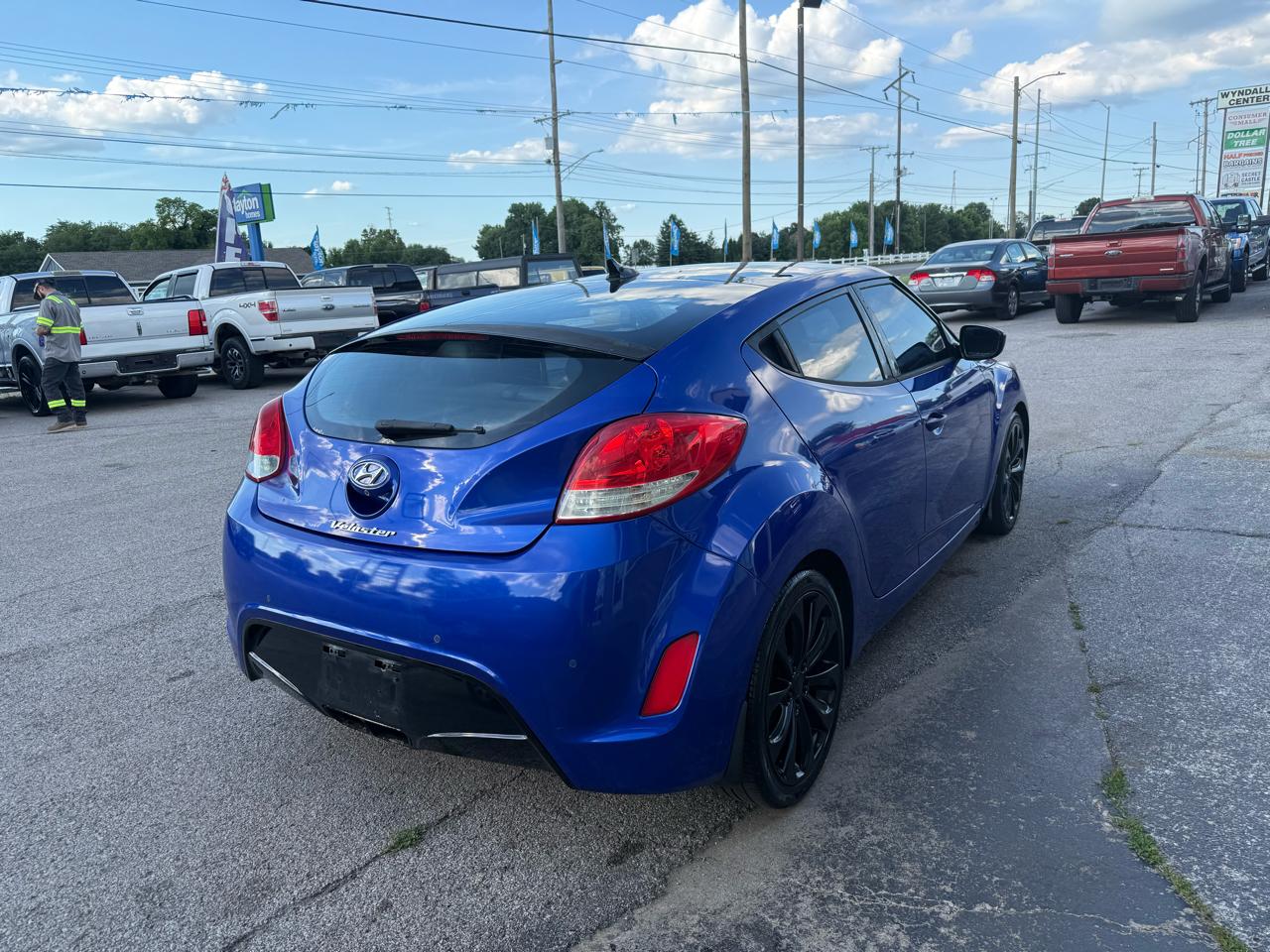 Hyundai Veloster Base 2013