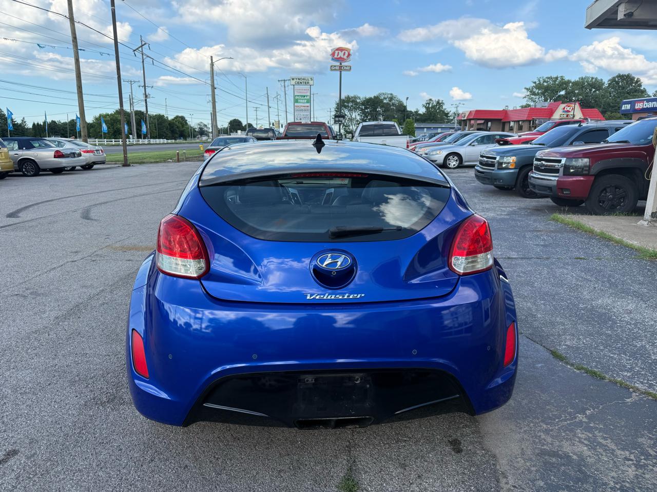 Hyundai Veloster Base 2013