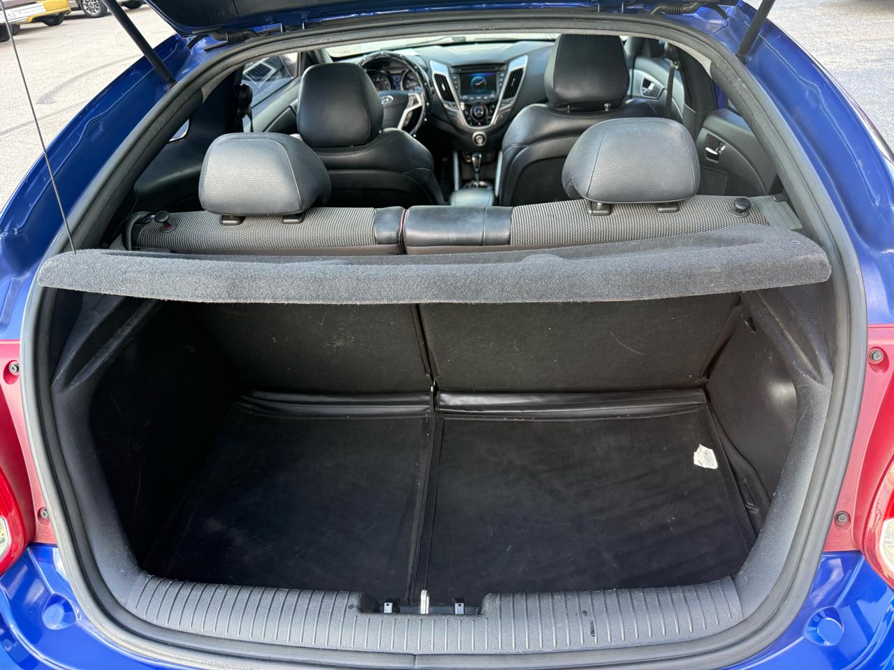 Hyundai Veloster Base 2013