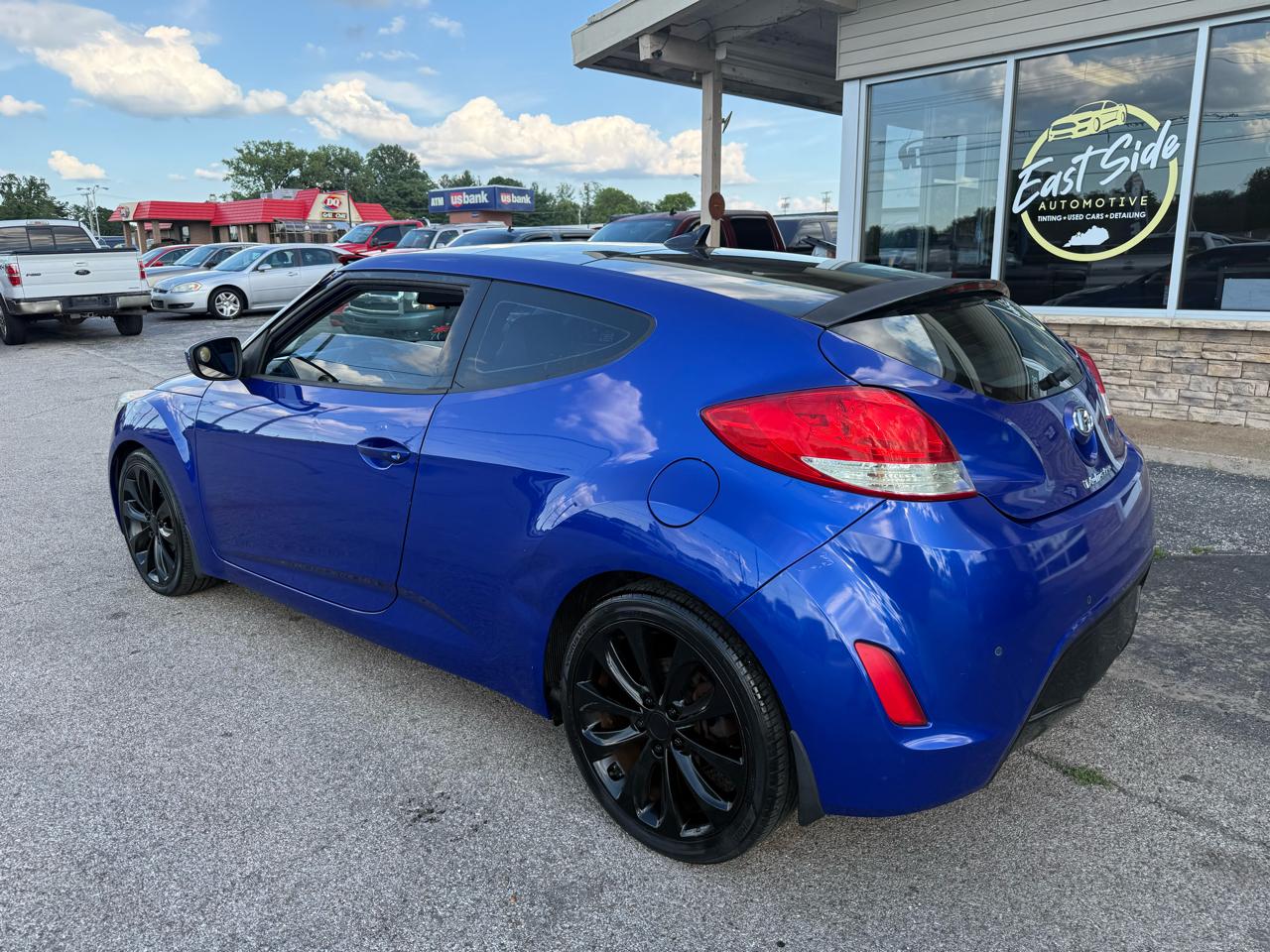 Hyundai Veloster Base 2013