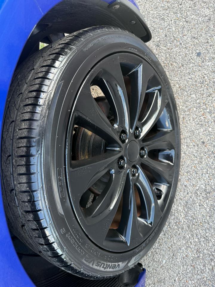 Hyundai Veloster Base 2013