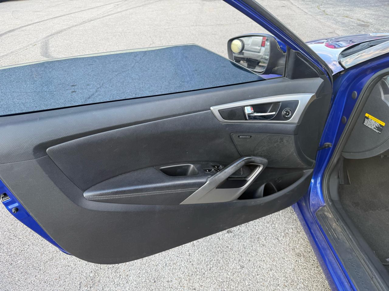Hyundai Veloster Base 2013