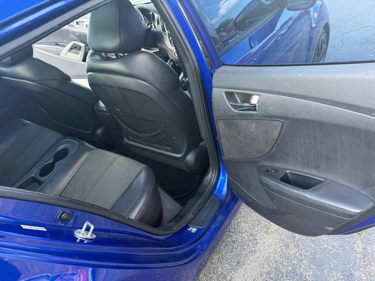 Hyundai Veloster Base 2013