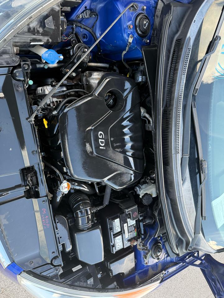 Hyundai Veloster Base 2013