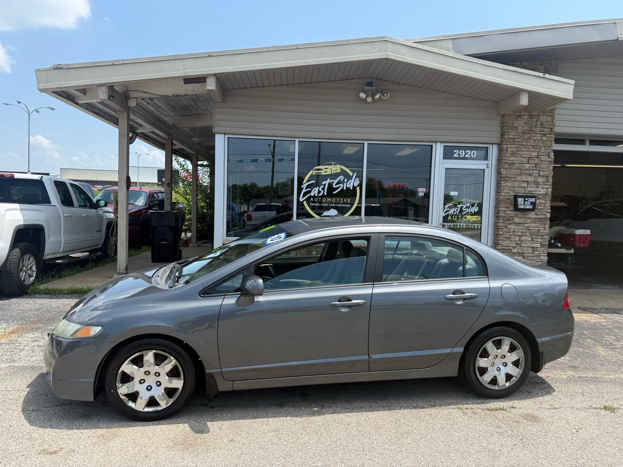 Honda Civic LX Sedan 5-Speed AT 2010
