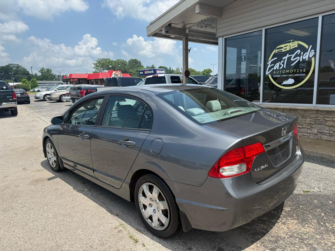 Honda Civic LX Sedan 5-Speed AT 2010