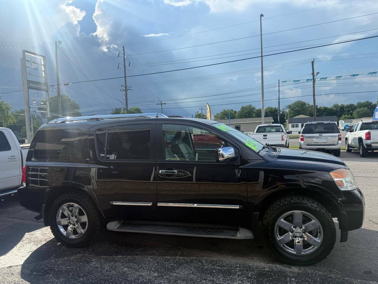 Nissan Armada Platinum 4WD 2012