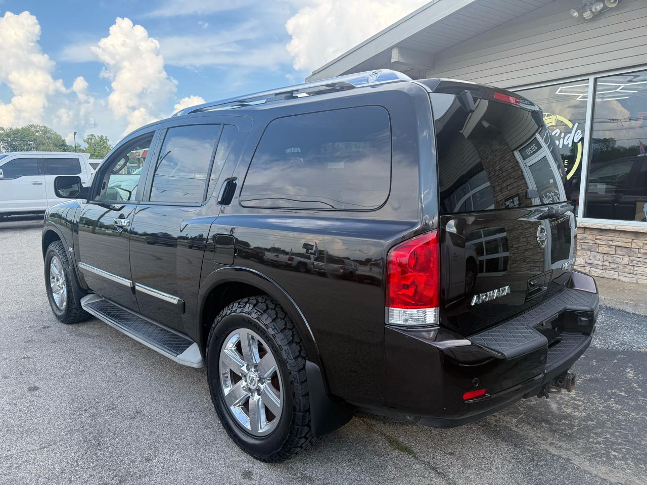 Nissan Armada Platinum 4WD 2012