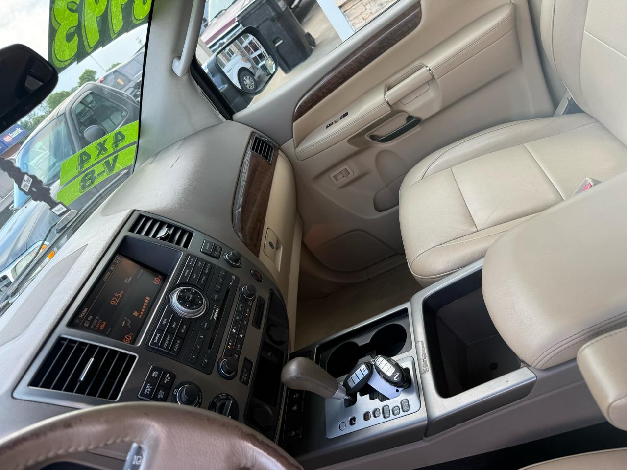 Nissan Armada Platinum 4WD 2012